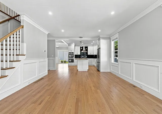3rd image of 698 Trapelo Road, Waltham, MA 02452 | MLS# 73567729