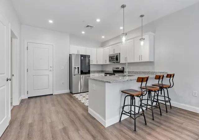 Listing Photo 4 - Condo for sale in building located at 3211 Briarwood Vlg, Clinton, MA 01510 - Unit #3211