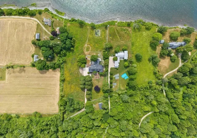 Homes for sale in Tiverton, RI | 683 Neck Road, Tiverton, RI 02878 | MLS# 73549414