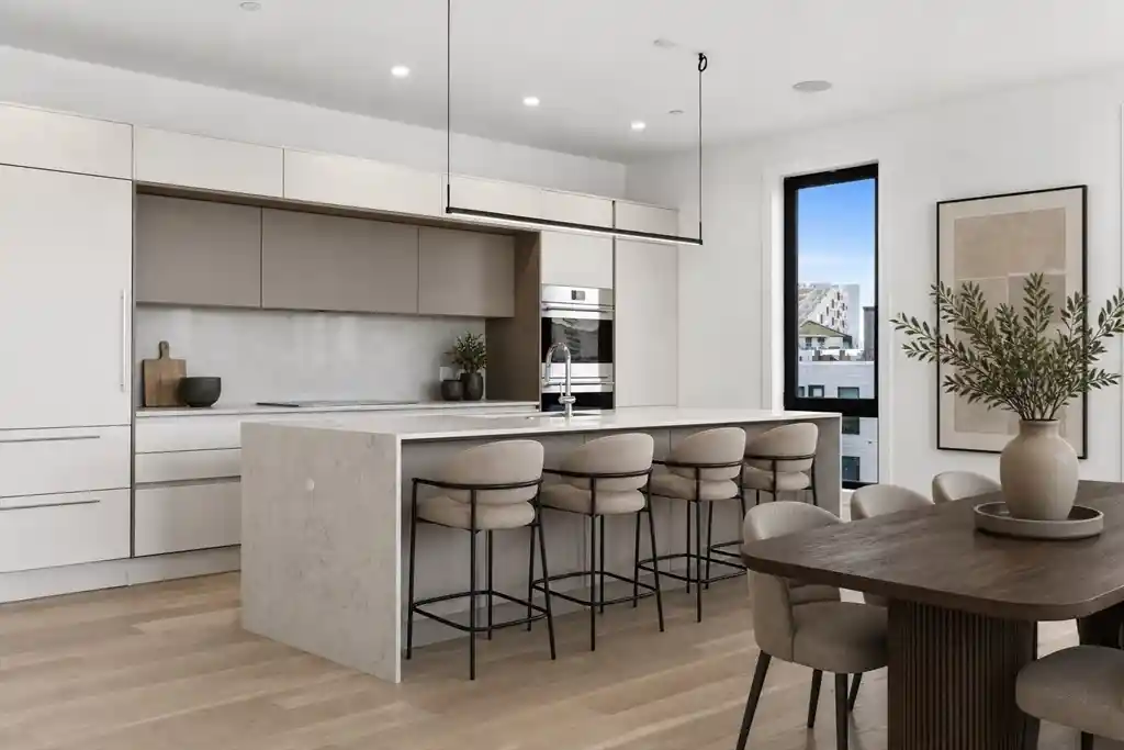 Listing Photo 2 - Condo for sale in 118 B St located at 118 B St, Boston, MA 02127 - Unit #501
