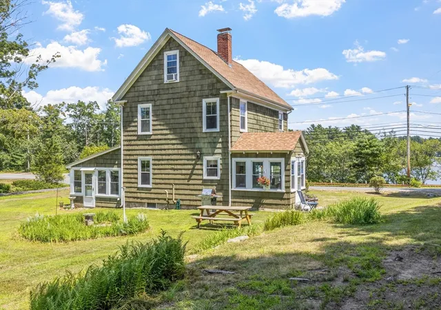 2nd image of 369 Mattakeesett St, Pembroke, MA 02359 | MLS# 73554165