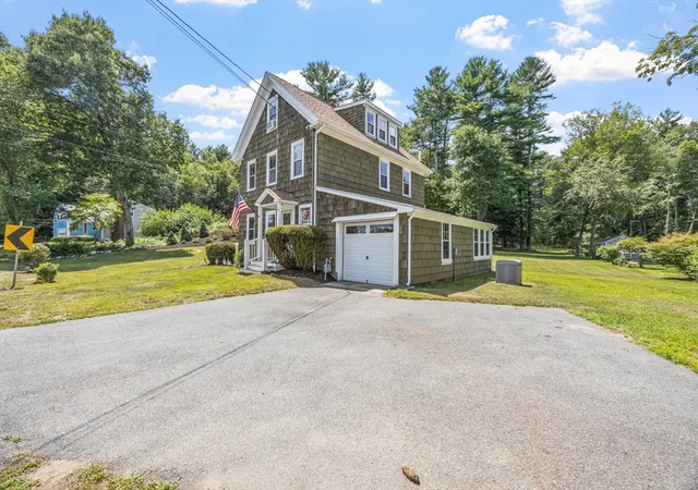 4th image of 369 Mattakeesett St, Pembroke, MA 02359 | MLS# 73554165