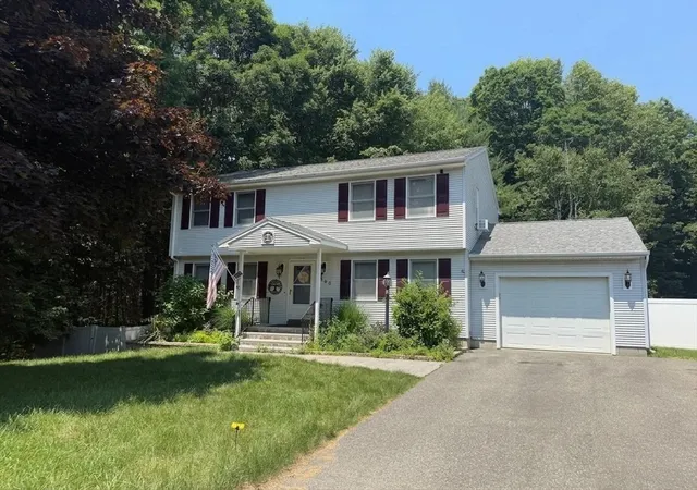 Homes for sale in Springfield, MA | 250 Ramblewood Dr, Springfield, MA 01118 | MLS# 73543896