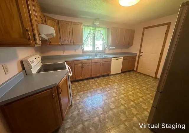 Homes for sale in Springfield, MA | 250 Ramblewood Dr, Springfield, MA 01118 | MLS# 73543896
