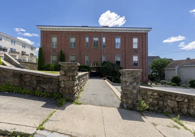 1st image of 40 School Street #4, Haverhill, MA 01832 | MLS# 73537919