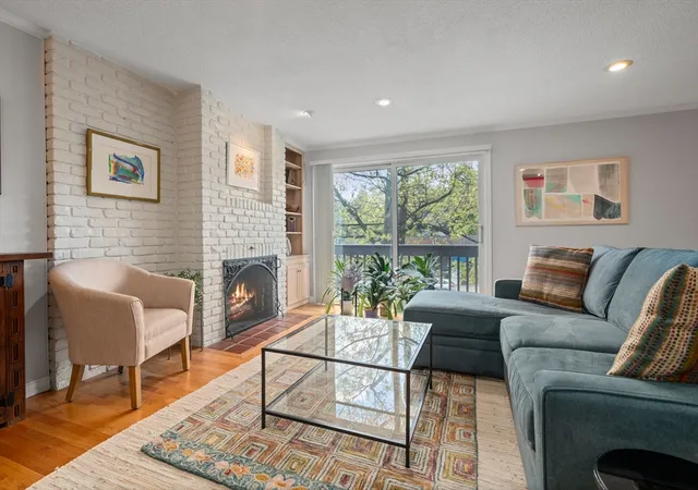 2nd image of 282 Mount Auburn #282, Watertown, MA 02472 | MLS# 73528058