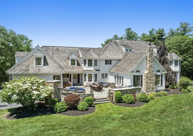 Photo 2 of Mansion for sale at 3 Stone Brg Ln, Milton, MA 02186 | MLS# 73499732 | Listing updated on 2026-04-14