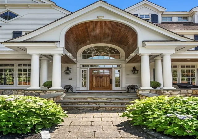 Photo 3 of Single family home for sale at 3 Stone Brg Ln, Milton, MA 02186 | MLS# 73499732 | Listing updated on 2026-04-14