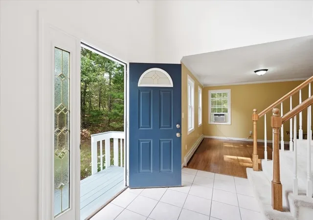 3rd image of 8 Rebecca Rd, Assonet, MA 02702 | MLS# 73554506
