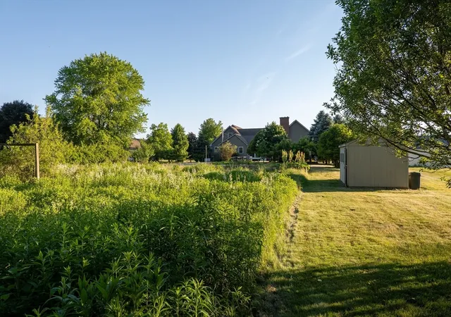 Homes for sale in Easthampton, MA | 11 Fort Hill Rd, Easthampton, MA 01027 | MLS# 73533840