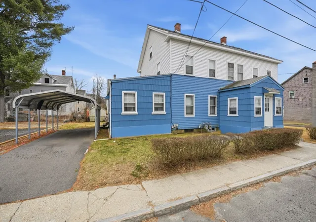 Homes for sale in Easthampton, MA | 10-12 Oakdale Pl, Easthampton, MA 01027 | MLS# 73490236