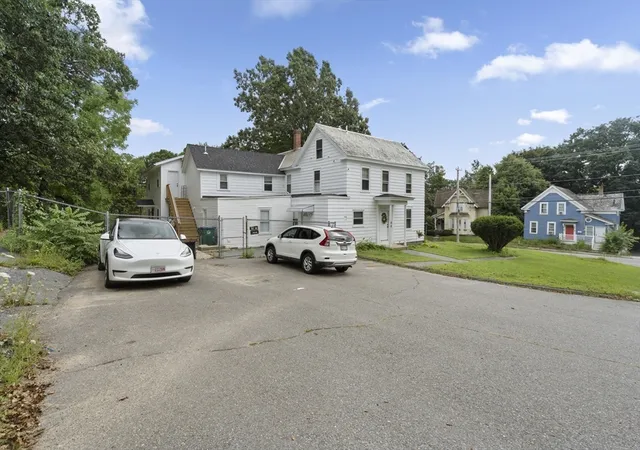 2nd image of 88 Ashburnham St, Fitchburg, MA 01420 | MLS# 73567486