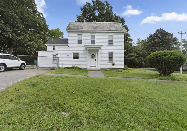 3rd image of 88 Ashburnham St, Fitchburg, MA 01420 | MLS# 73567486