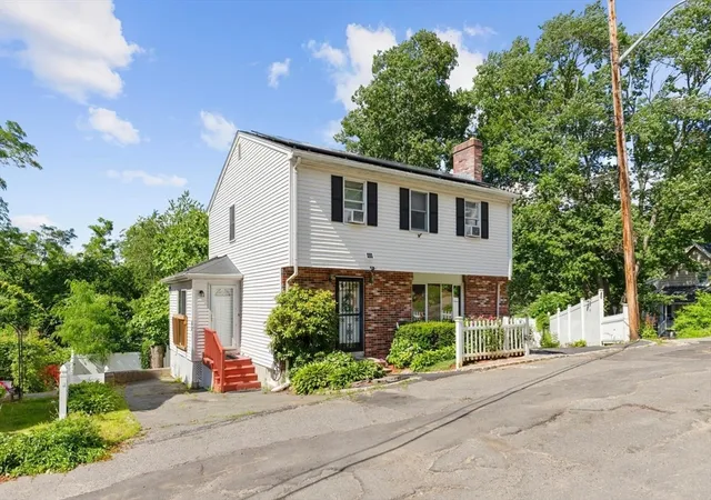 Homes for sale in Malden, MA | 70 Crescent Lane, Malden, MA 02148 | MLS# 73541744