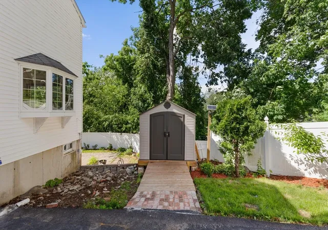 Homes for sale in Malden, MA | 70 Crescent Lane, Malden, MA 02148 | MLS# 73541744