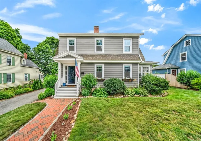 1st image of 10 Essex St, Amesbury, MA 01913 | MLS# 73549789