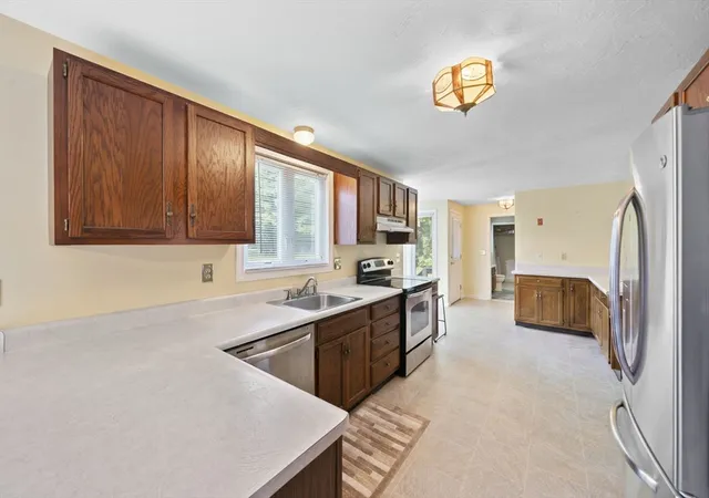 4th image of 205 Comfort St #205, Bridgewater, MA 02324 | MLS# 73566878