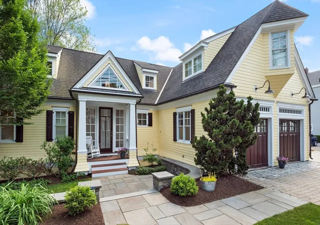 1st image of 435 Main Street, Amesbury, MA 01913 | MLS# 73548813