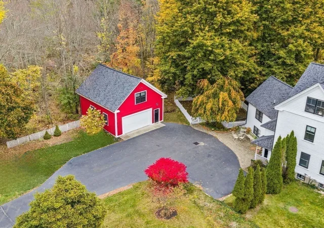 3rd image of 47 Springdale Ave, Dover, MA 02030 | MLS# 73529554