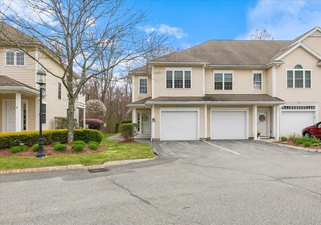 Homes for sale in Reading, MA | 249 Salem Street #4, Reading, MA 01867 | MLS# 73510482