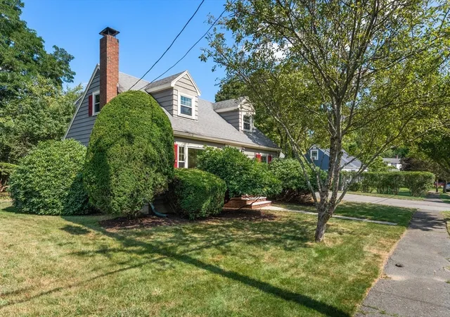 Photo 2 of Sale Pending at 20 Oakhurst Rd, Beverly, MA 01915 | MLS# 73565177 | Listing updated on 2026-09-07