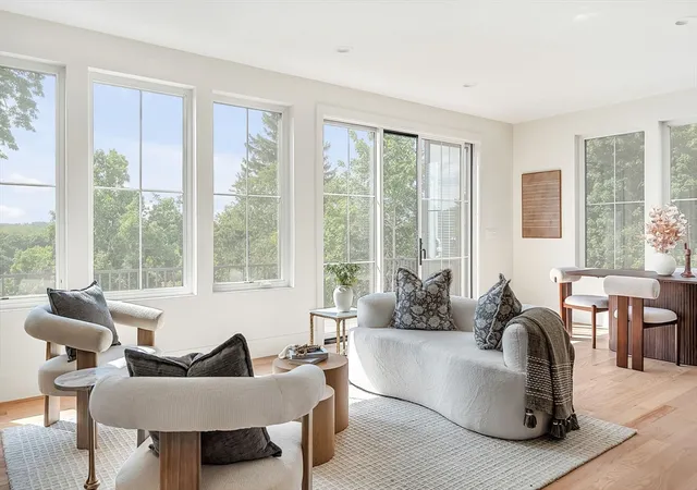2nd image of 20 Crescent Road #20, Needham Heights, MA 02494 | MLS# 73566072