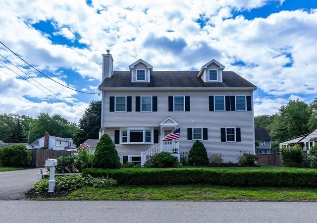 2nd image of 4 Heritage Dr, Reading, MA 01867 | MLS# 73558639