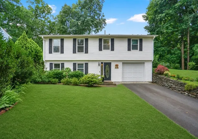 Homes for sale in Longmeadow, MA | 157 Meadow Rd, Longmeadow, MA 01106 | MLS# 73538527