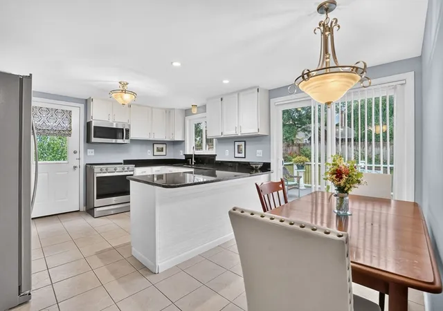 Homes for sale in Longmeadow, MA | 157 Meadow Rd, Longmeadow, MA 01106 | MLS# 73538527
