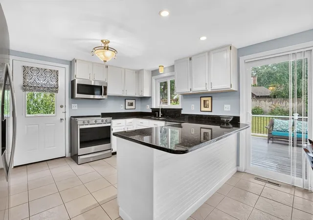 Homes for sale in Longmeadow, MA | 157 Meadow Rd, Longmeadow, MA 01106 | MLS# 73538527