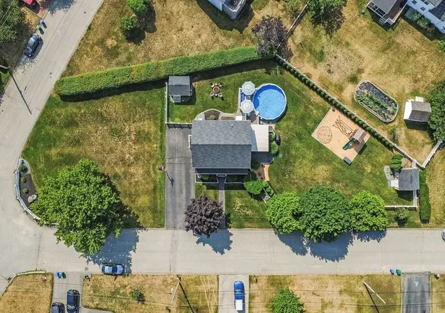 3rd image of 29 Wright Cir, Attleboro, MA 02703 | MLS# 73546446