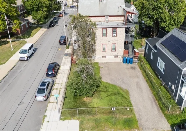 Listing Photo 4 - Condo for sale in building located at 14 Atkinson St, Lawrence, MA 01950