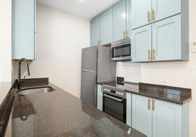 2nd image of 36 Bradford St #2, Boston, MA 02118 | MLS# 73560149