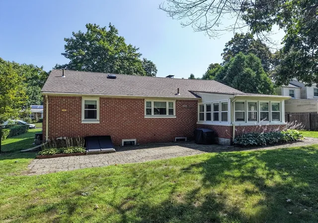Photo 3 of Sale Pending at 114 Fenway Dr, Springfield, MA 01119 | MLS# 73569259 | Listing updated on 2026-09-10