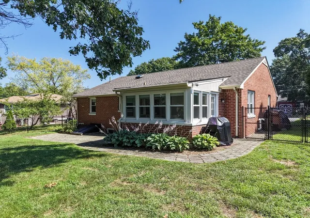 Photo 4 of Sale Pending at 114 Fenway Dr, Springfield, MA 01119 | MLS# 73569259 | Listing updated on 2026-09-10