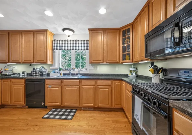 Photo 3 of Sale Pending at 40 Adelman Rd, Billerica, MA 01821 | MLS# 73560206 | Listing updated on 2026-08-08