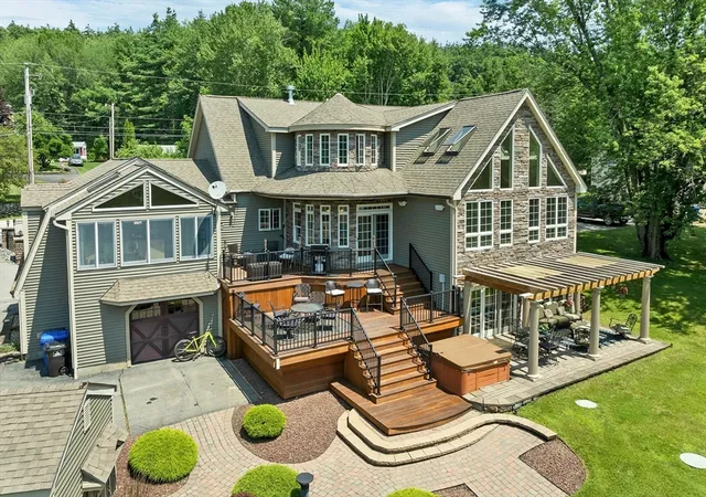Photo 3 of Single family home for sale at 98 Robinson Rd, Hudson, NH 03051 | MLS# 73554721 | Listing updated on 2026-07-28