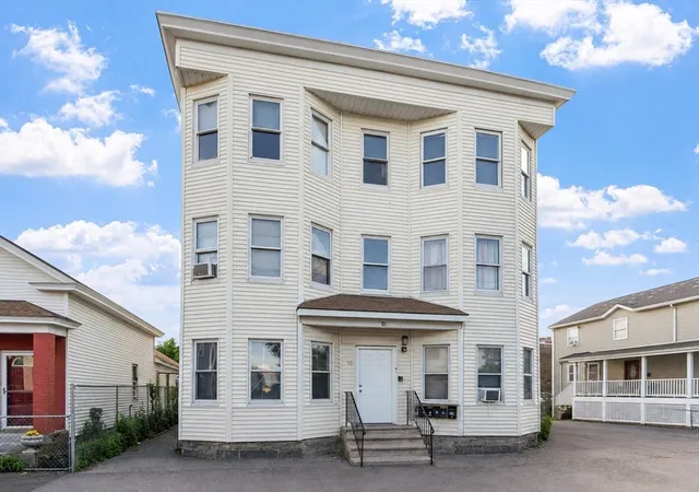1st image of 10 Kempton Ct, Lawrence, MA 01841 | MLS# 73530723