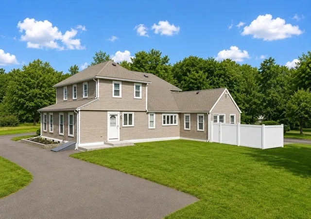 4th image of 251 Oak St, Raynham, MA 02767 | MLS# 73563776