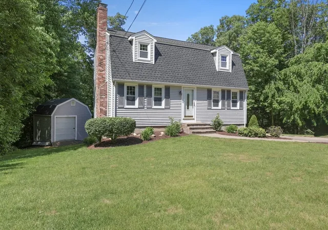 3rd image of 8 Walker Rd, Franklin, MA 02038 | MLS# 73530605