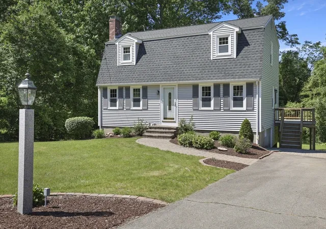 4th image of 8 Walker Rd, Franklin, MA 02038 | MLS# 73530605