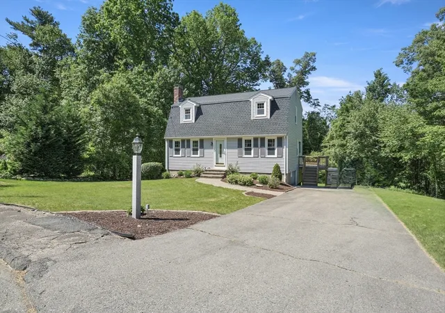 5th image of 8 Walker Rd, Franklin, MA 02038 | MLS# 73530605