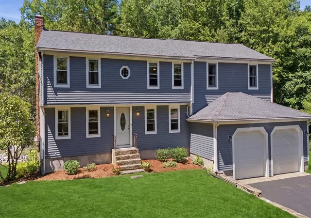 Photo 1 of Sale Pending at 930 Union St, Duxbury, MA 02332 | MLS# 73550742 | Listing updated on 2026-08-08