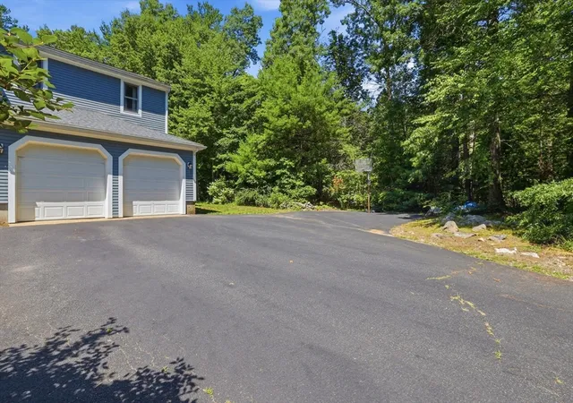 Photo 3 of Sale Pending at 930 Union St, Duxbury, MA 02332 | MLS# 73550742 | Listing updated on 2026-08-08