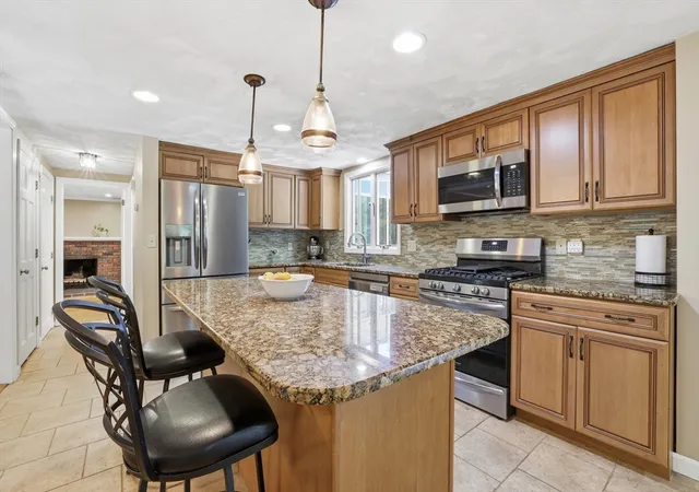 Photo 4 of Sale Pending at 930 Union St, Duxbury, MA 02332 | MLS# 73550742 | Listing updated on 2026-08-08