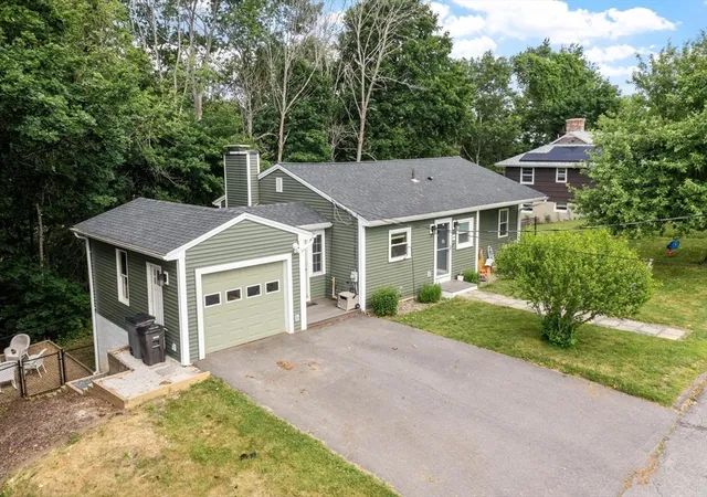 Homes for sale in Gardner, MA | 89 Jonathan St, Gardner, MA 01440 | MLS# 73539489