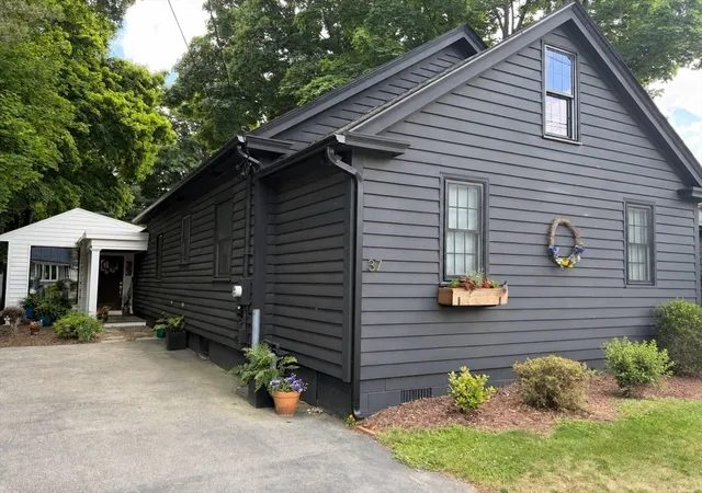 Photo 1 of Single family home for sale at 37 Moulton St, Newburyport, MA 01950 | MLS# 73537580 | Listing updated on 2026-10-03