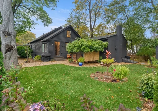 Photo 3 of Single family home for sale at 37 Moulton St, Newburyport, MA 01950 | MLS# 73537580 | Listing updated on 2026-10-03