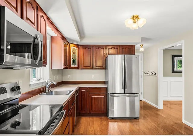 5th image of 470 Lost Lake Dr, Groton, MA 01450 | MLS# 73568216