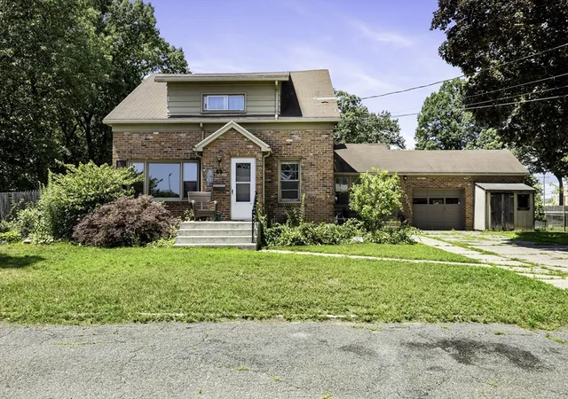 1st image of 69 Worthington St, Chicopee, MA 01020 | MLS# 73549313